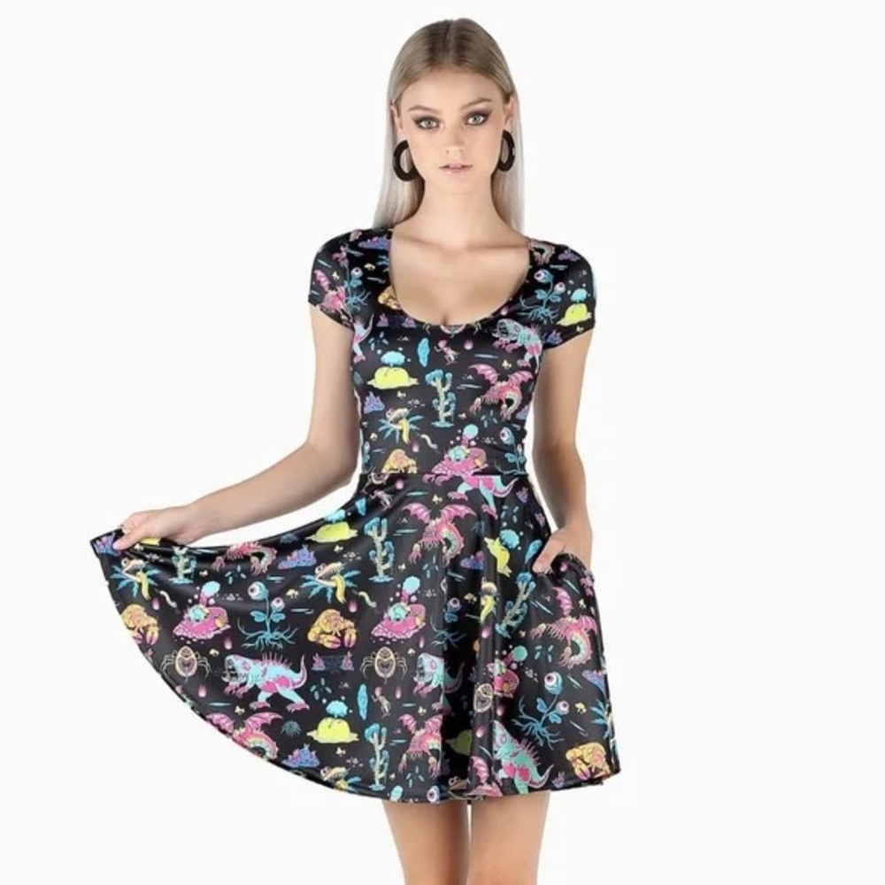 BNWT: (L) Blackmilk Rick & Morty Alien Dress